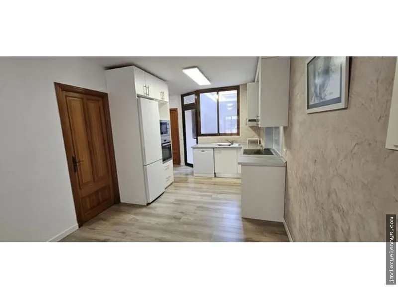 Semi-detached house for sale in Ronda de la Copinya — photo 1