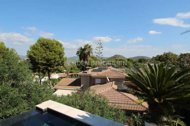 Exclusive Villa with Sea Views in Santa Ponsa, Mallorca — photo 12