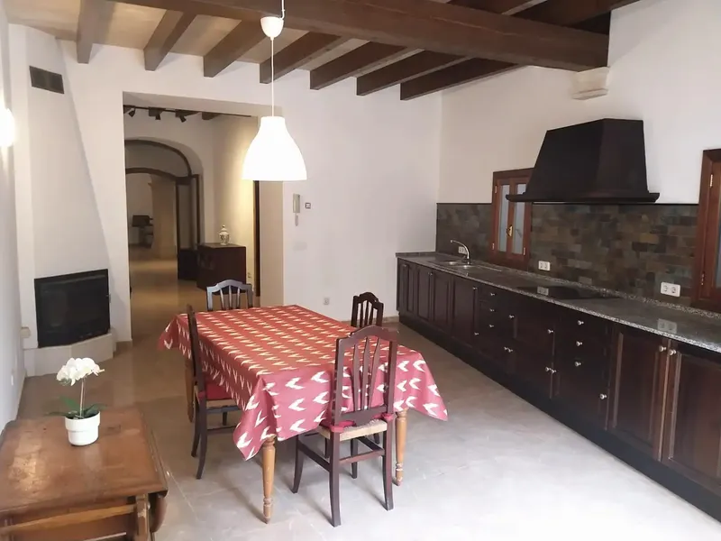 Spacious two-story house with garage — photo 5