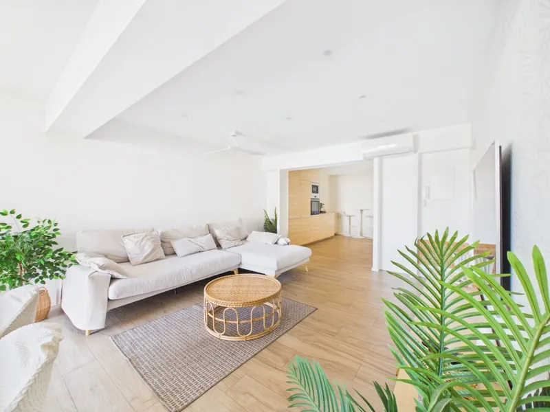 Two Bedroom Apartment with Terrace in Camp de Serralta - Temporary Contract, Available from the 15th August — photo 3