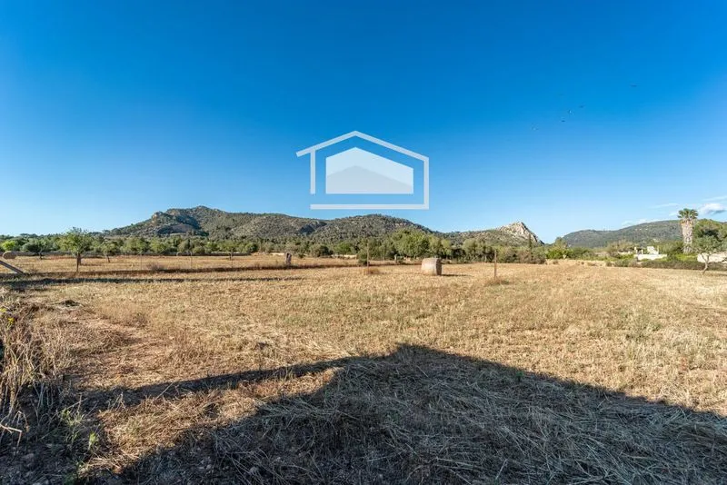 Rustic finca of 21,000 m² with 400 m² built — photo 1
