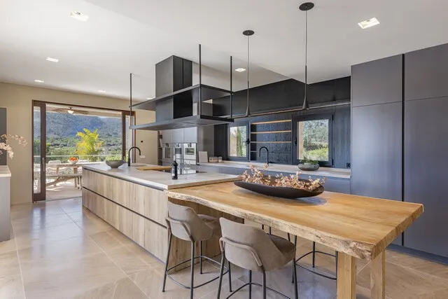 Contemporary finca with pool and panoramic mountain views for sale in Alaró, Mallorca — photo 11