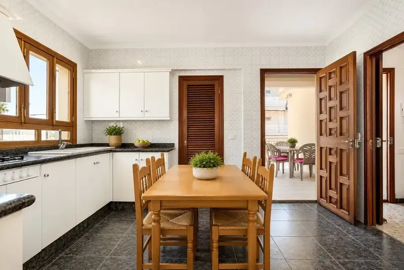 Charming property just two minutes' walk from the spectacular beach of Can Picafort — photo 10