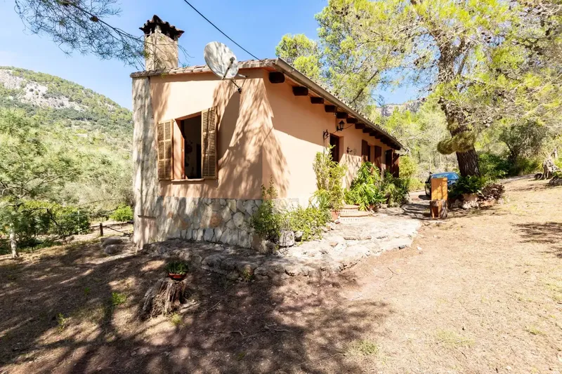 En uno de los entornos más atractivos y tranquilos de la Serra de Tramuntana se encuentra esta encantadora finca rústica situada en Son Caba — photo 5