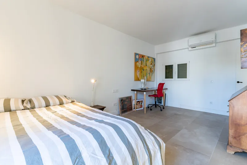 Price Reduction! Spacious Renovated Two-Bed Apartment in Blanquerna with Lift and Outside Space — photo 8