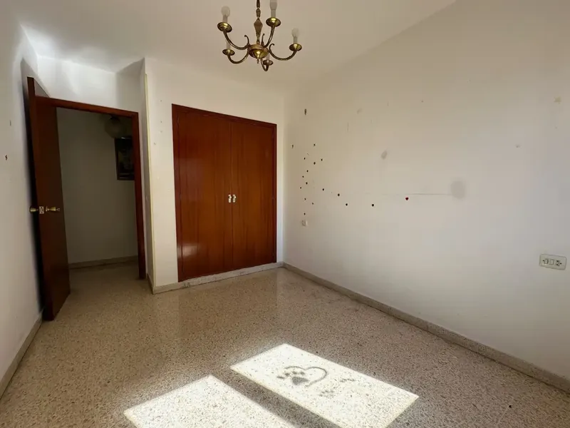 Apartment in Camp Redó, Calle Albacete, 64 m2, living-dining room, kitchen with laundry, 3 bedrooms and 1 bathroom — photo 8