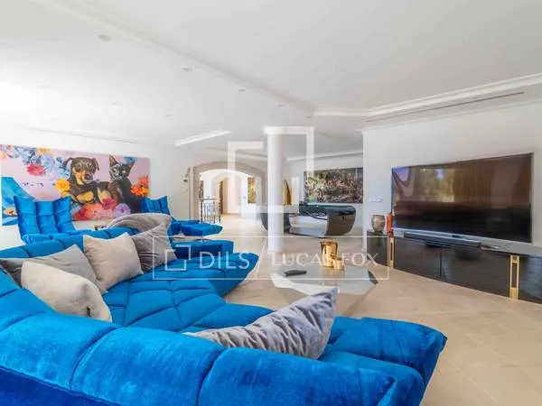 898m² house / villa for sale in Costa de la Calma — photo 11