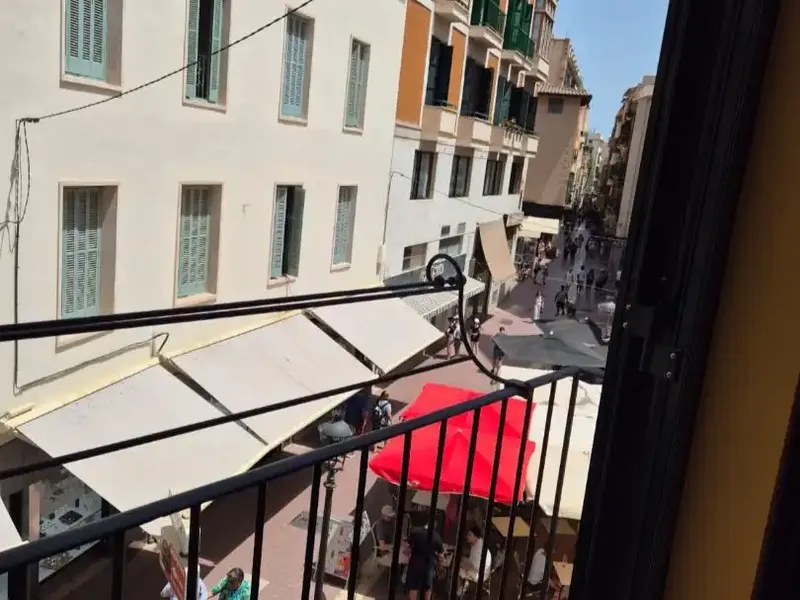 Renovated studio with balcony and exposed beams in Palma's old town — photo 9