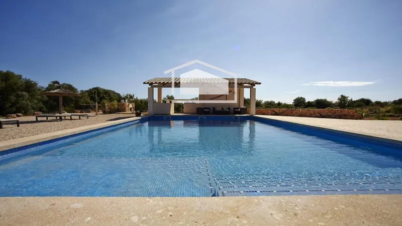 Charming finca in Es Llombards: tourist license for 10 people — photo 6