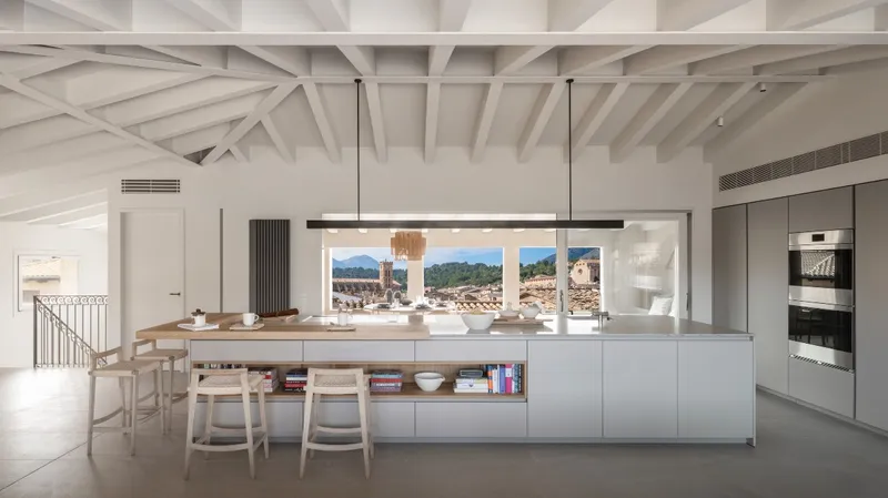 Beautifully Restored Townhouse in the Heart of Pollensa — photo 4