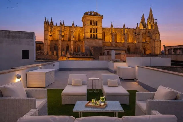 Renaissance palace noble floor residence for sale in Palma Old Town, Mallorca — photo 1