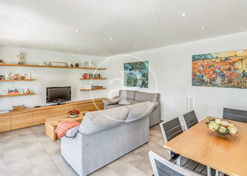 This 470 m² beachfront house in Puerto de Alcudia is a wonderful place to enjoy relaxing holidays by the sea — photo 5