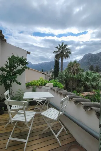 Centrally located townhouse with ETV license in Sóller — photo 8