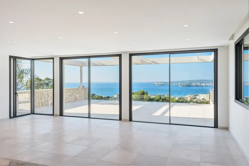 Elegant luxury villa in a privileged location with impressive sea views — photo 2