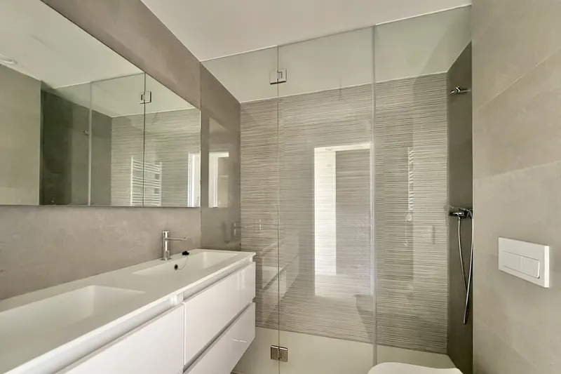 Unfurnished new build apartment with parking in Palma — photo 11