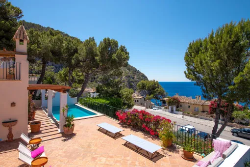 Camp de Mar, Mediterranean holiday property in Camp de Mar with stunning sea views for seasonal rental — photo 1
