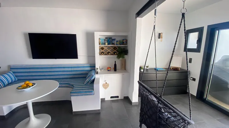 Port Andratx - One bedroom Sea Front Apartment — photo 4