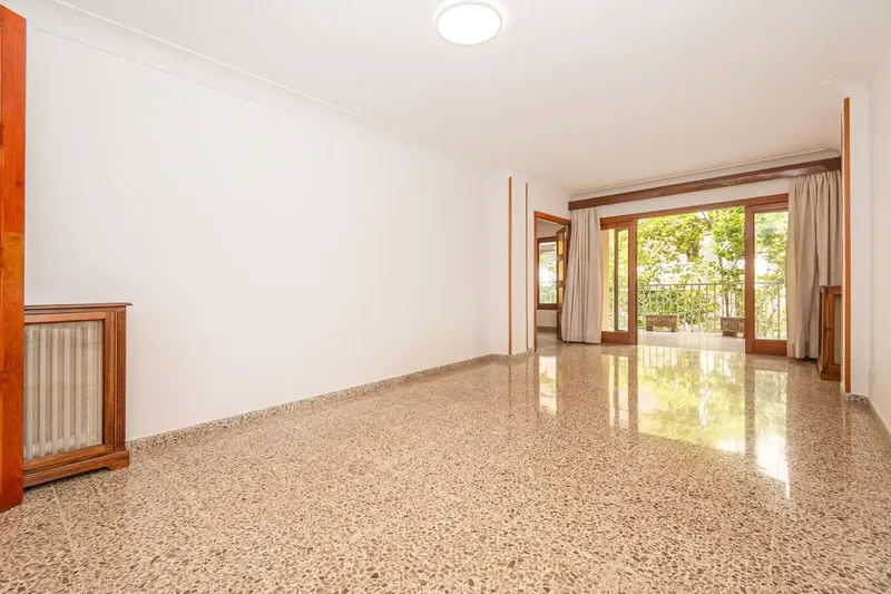 ¿Buscas espacio, una ubicación estratégica y una terraza de ensueño en pleno centro? Te presentamos una pieza inmobiliaria de las que ya no  — photo 2