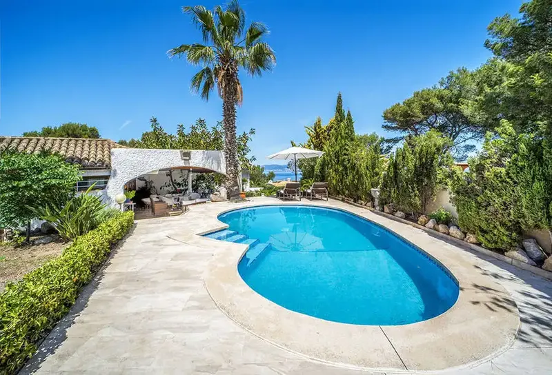 This detached villa, located in the prestigious, pleasant and quiet Bellavista urbanization (Cala Blava), combines a living space — photo 9