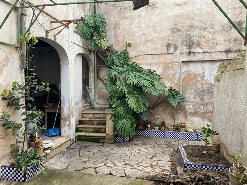 Townhouse with Character in Porreres — photo 1