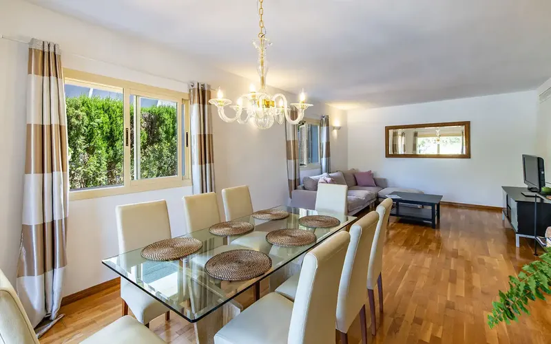 This beautiful townhouse in Puig de Ros with pool, garden and large underground parking is located in an attractive residential area — photo 6