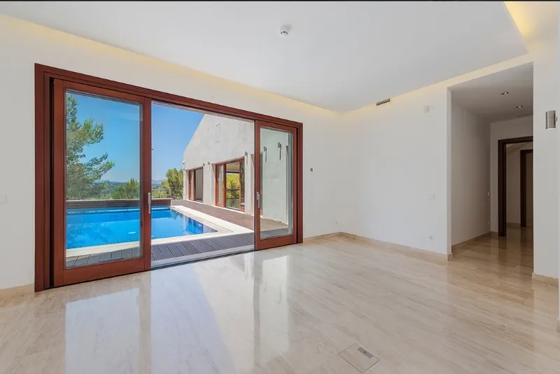 Incredible hillside villa with guest apartment in Canyamel — photo 9