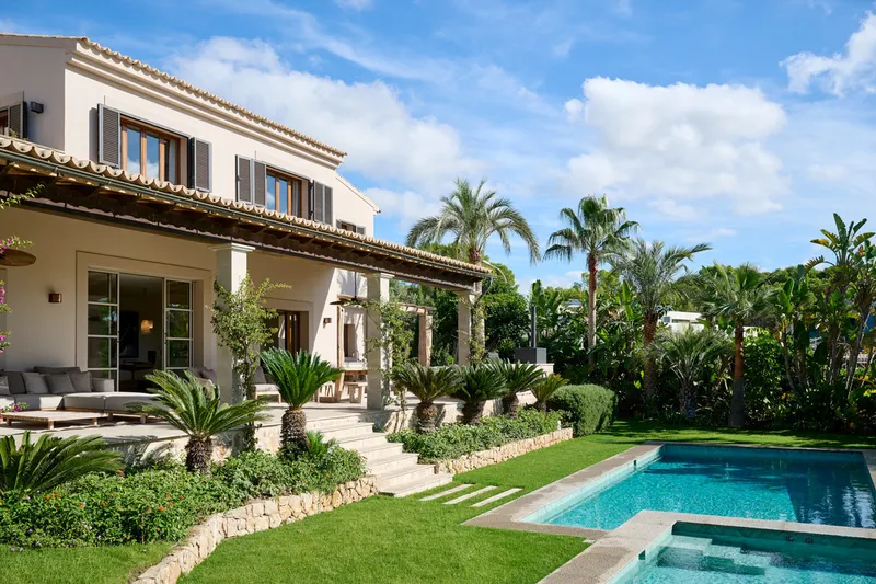 Exclusive Mediterranean family villa with tropical garden - Marcel Remus Real Estate — photo 3