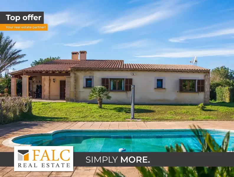 Fantastic estate in Artà consisting of 2 houses on the same plot, separated by a wall and a fence, offering wonderful views of the mountains — photo 1