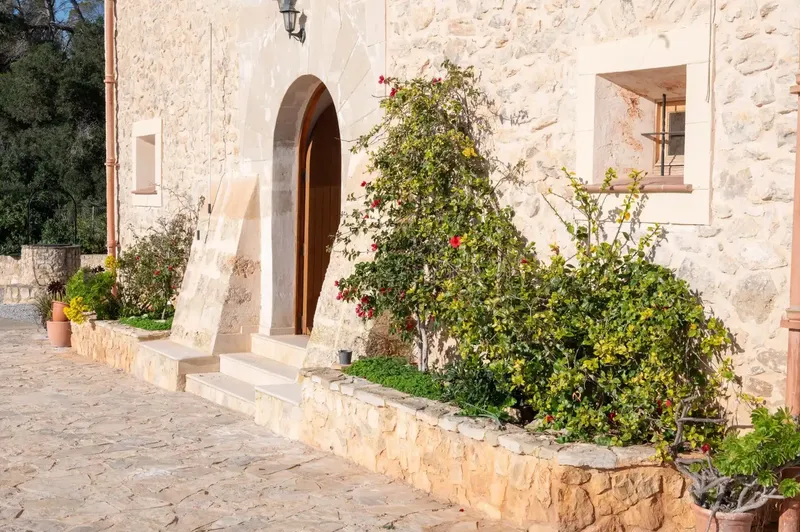 Don't miss the opportunity to visit one of the most outstanding estates in the municipality of Sineu. This property extends over approximately — photo 8