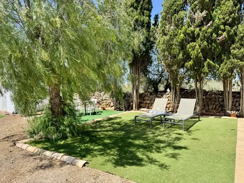 In a quiet area of Campos, we present this recently renovated house, located on a rustic plot of 4,509 m2. A property — photo 2