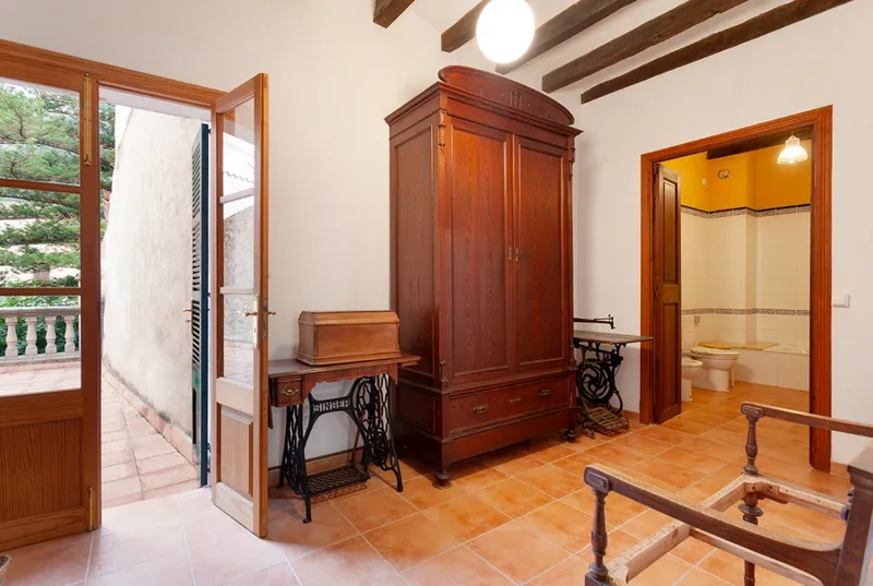 Manor house in the center of Sóller — photo 8