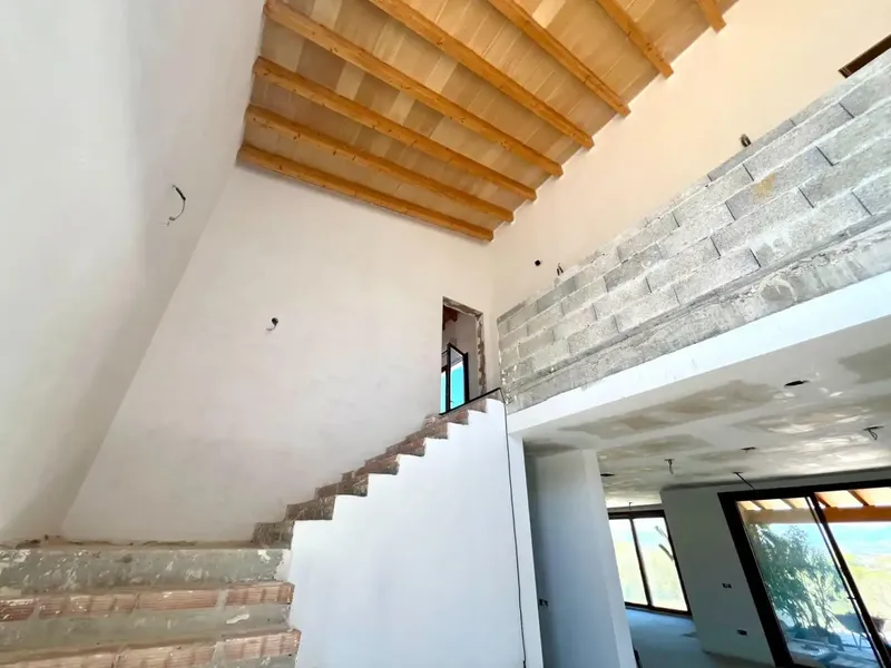 Description of the property. Welcome to the luxurious dream villa for the whole family. With a huge pool and spacious living areas — photo 9