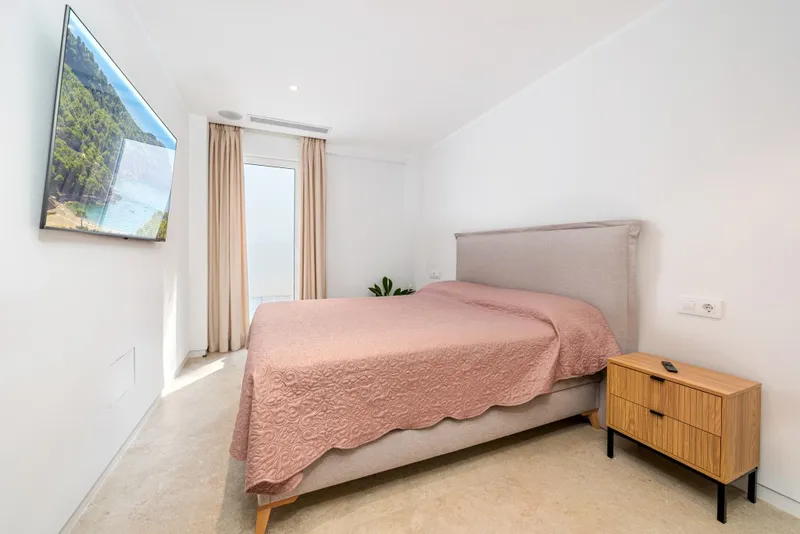 Paguera top quality apartment for sale with private terrace and sunny terraces — photo 7