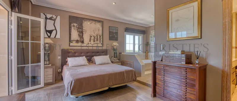 Well-kept villa in Cala Vinyas with partial sea views near the beach — photo 11