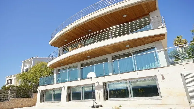 Exceptional Contemporary Villa for Sale in Aucanada — photo 3