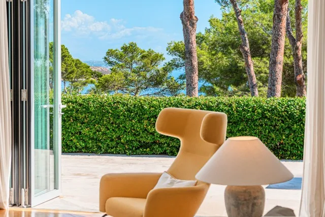 Stylish villa for sale close to the beach in Cala Vinyes, Southwest Mallorca — photo 8