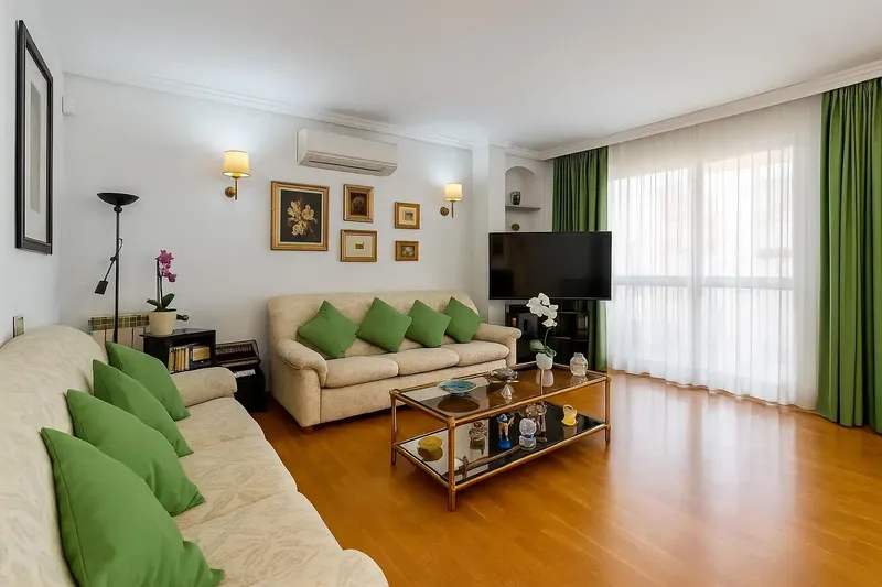 Exclusive penthouse on Calle Blanquerna, Palma, stands out for its central location and unobstructed views. — photo 2