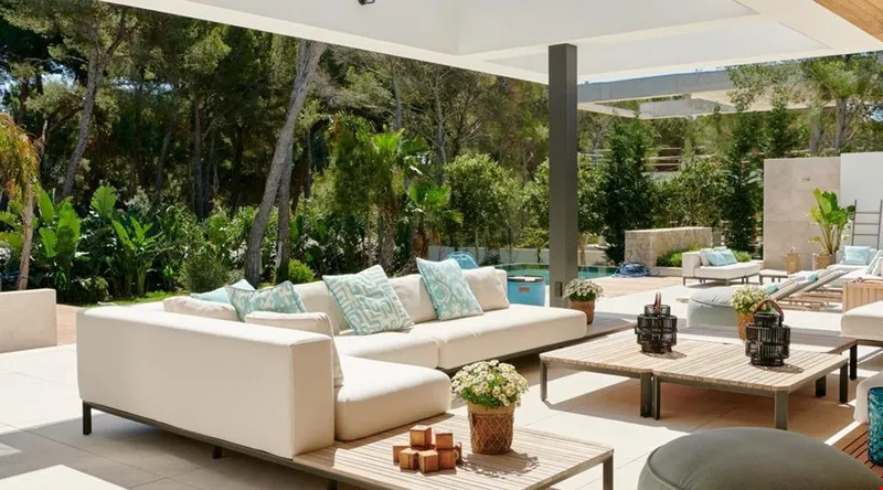Grand Seven-Bedroom Luxury Villa with Private Wellness Sanctuary in Santa Ponsa — photo 3
