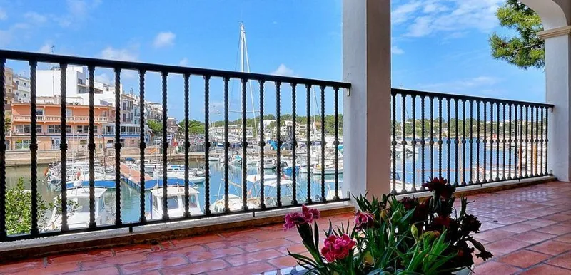 Apartment on the seafront with terrace in Portopetro — photo 1