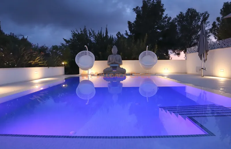 Modern villa with sea views in Portals Nous — photo 4