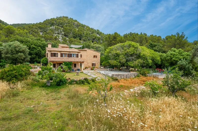 Beautifully restored finca with pool in Pollensa's prestigious Vall d'en March — photo 1