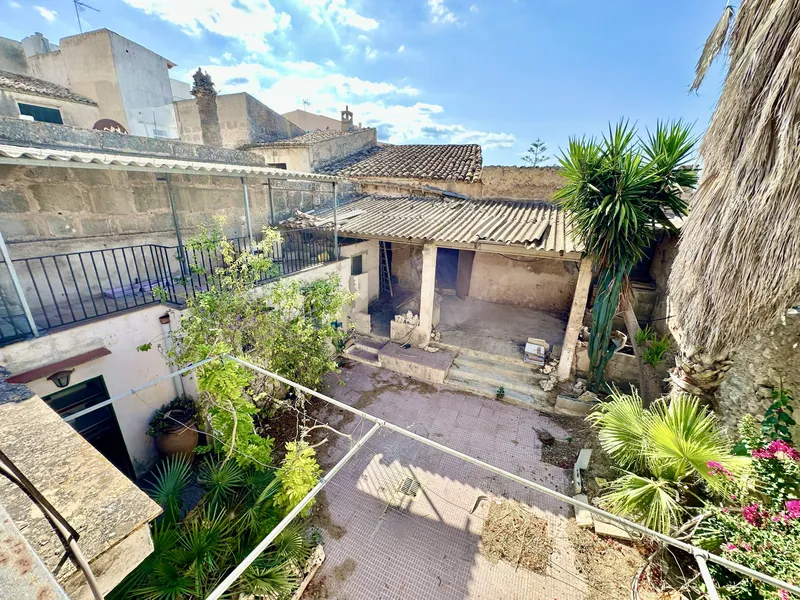 Rare opportunity… Historic village house with lots of potential for renovation in the heart of Porreres — photo 9