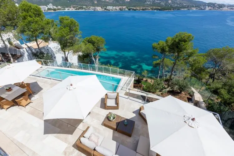 Villa Sea Front Palmanova Mallorca for Sale — photo 1
