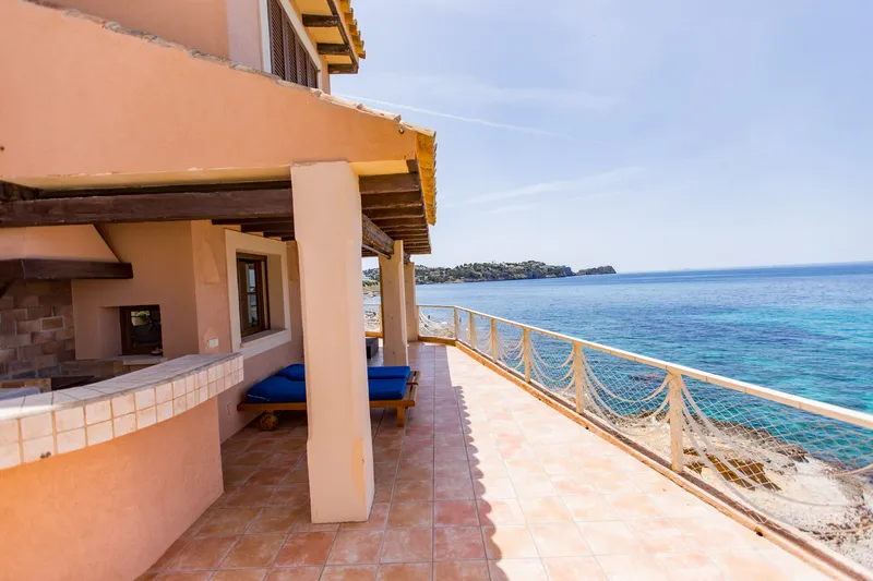 Mediterranean frontline: serenity and endless views — photo 12