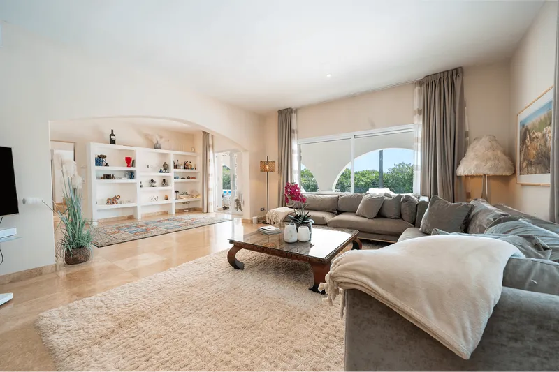 Mediterranean villa just steps from the sea in Sol de Mallorca — photo 5