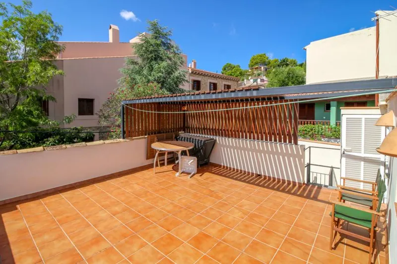 EXCLUSIVE LISTING.- Renovated stone facade town house near the famous Calvario steps — photo 8