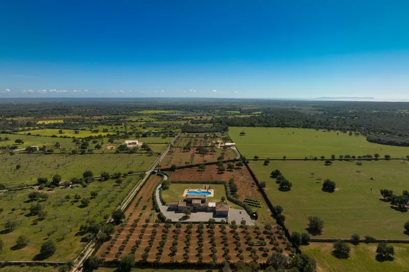 Spacious finca with holiday rental licence and panoramic views near Llucmajor — photo 2
