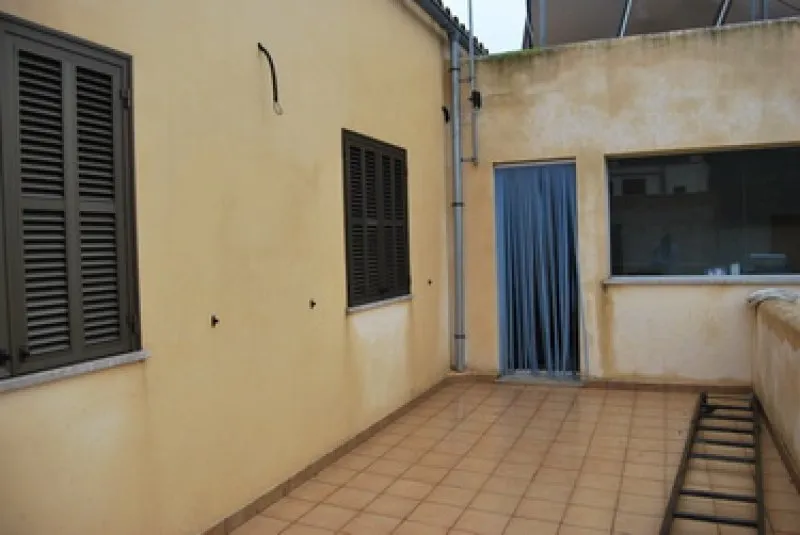 Ground-level village house with underfloor heating and courtyard in Son Macia -- DH 65a — photo 2