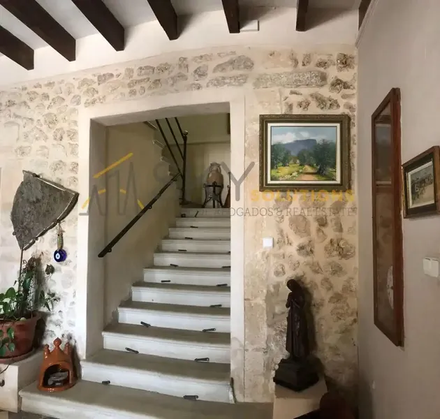 Rustic Farmhouse with Mallorcan Charm and Great Potential in Lloret de Vistalegre — photo 7