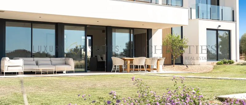 Modern luxury villa in Son Gual featuring sustainable timber construction — photo 1